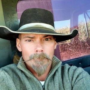 Meet your Posher, Joel